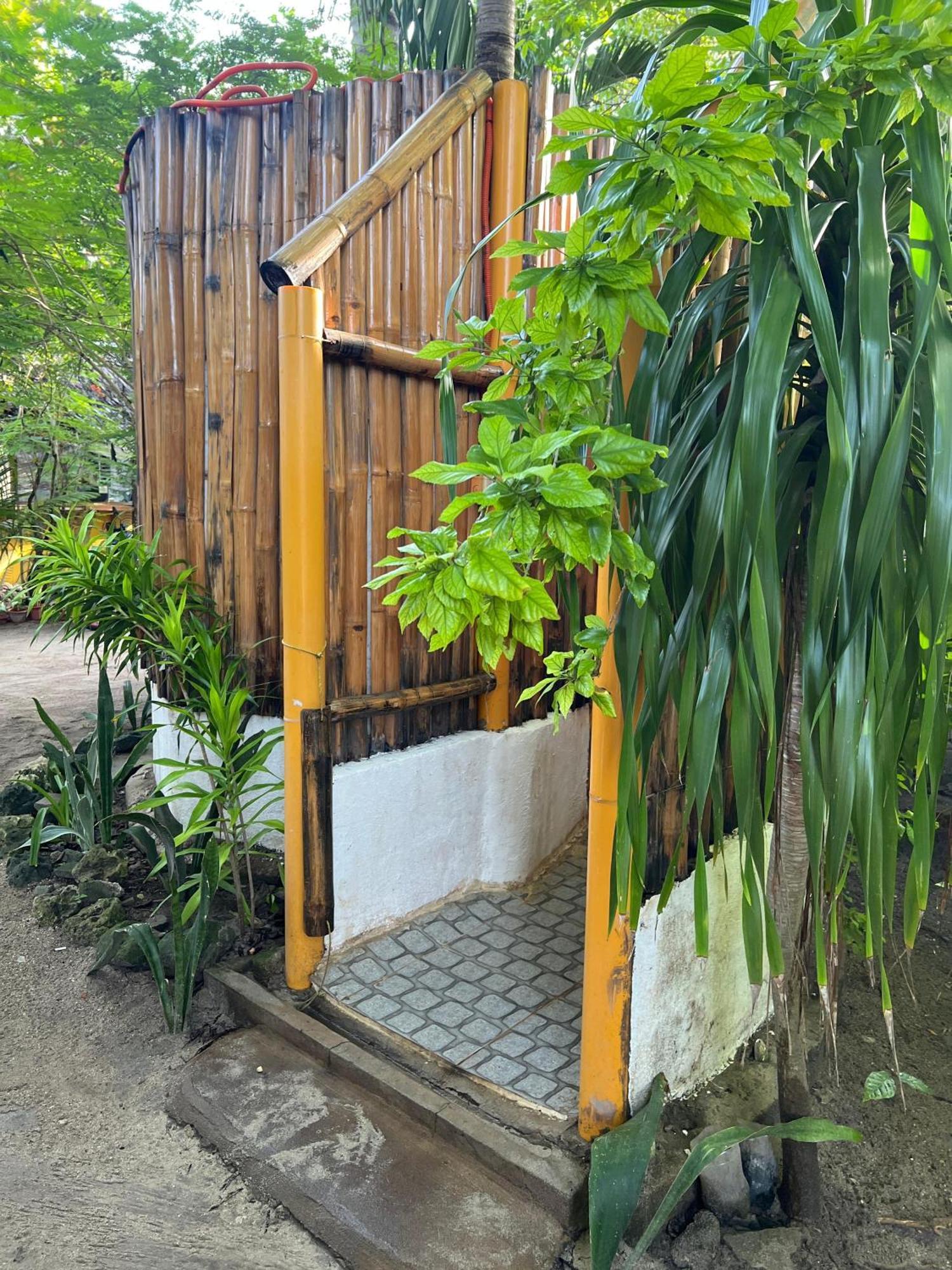Georgia'S Neverland Hostel Malapascua-sziget Kültér fotó