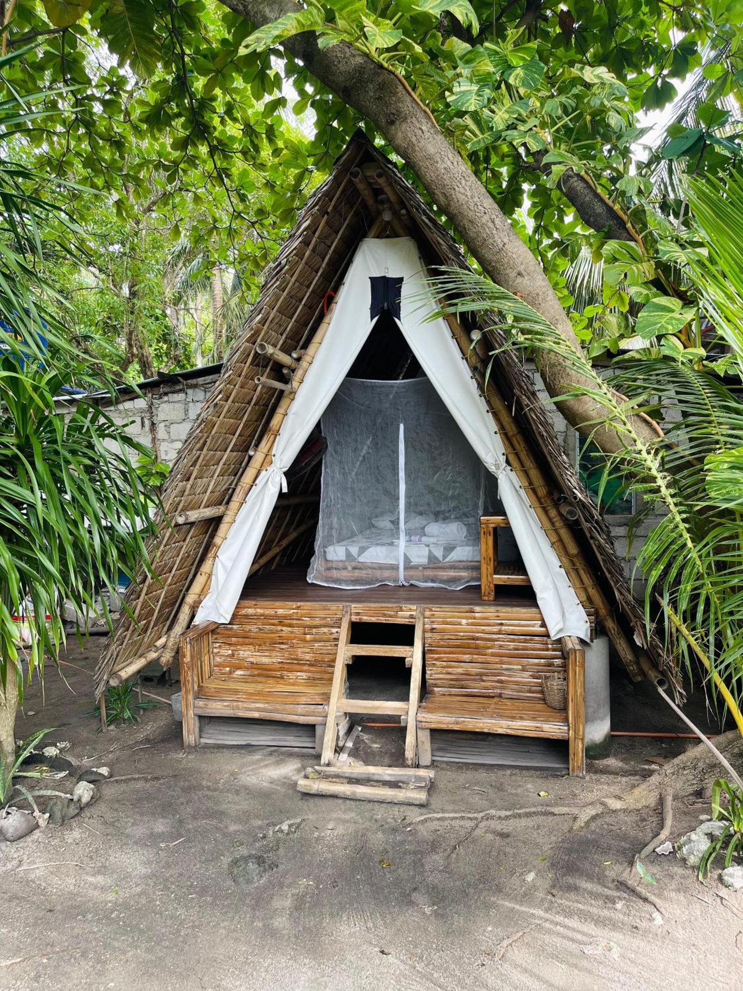 Georgia'S Neverland Hostel Malapascua-sziget Kültér fotó